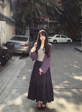 早春温柔淑女氛围感紫色针织开衫+灰色吊带背心+碎花长裙三件套装