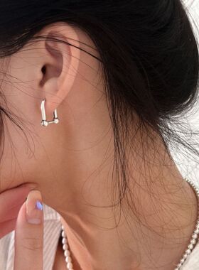 S925纯银马蹄耳环女泰银创意学生小众独特设计简约气质个性耳扣钉