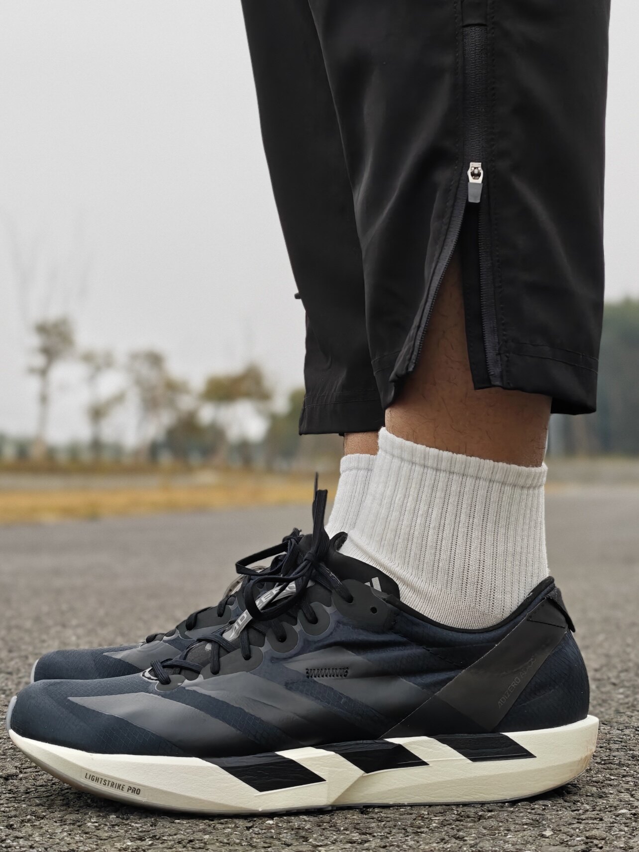 Adidas/阿迪达斯 Adizero Adios 9 百搭低帮跑步鞋男款黑色IH5751