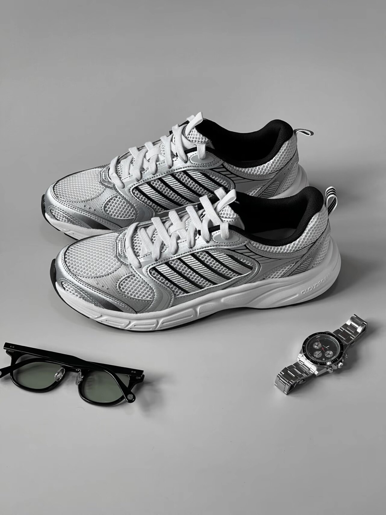 adidas/阿迪达斯男低帮跑步舒适经典透气夏运动鞋KJ8105