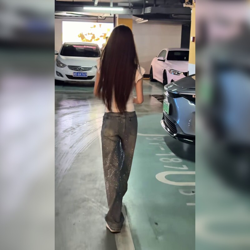 时尚低腰牛仔裤阔腿裤版型宽松舒适常规百搭展现随性风格