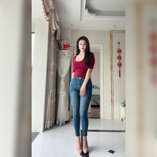 展现时尚魅力的低腰牛仔裤铅笔裤修身版型常规款牛仔长裤