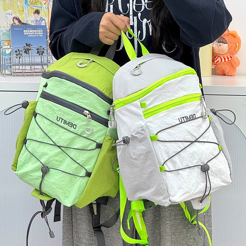 户外轻便大容量短途登山包双肩包