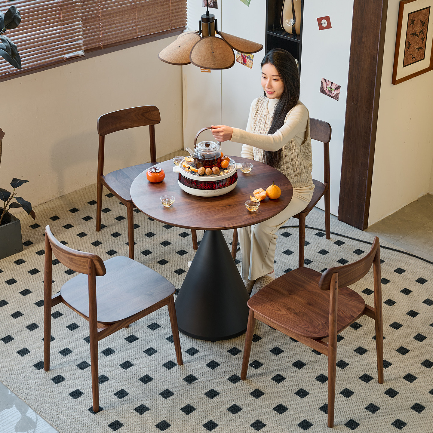 北美黑胡桃木圆桌现代法式中古风小户型家用饭桌阳台小茶桌咖啡桌