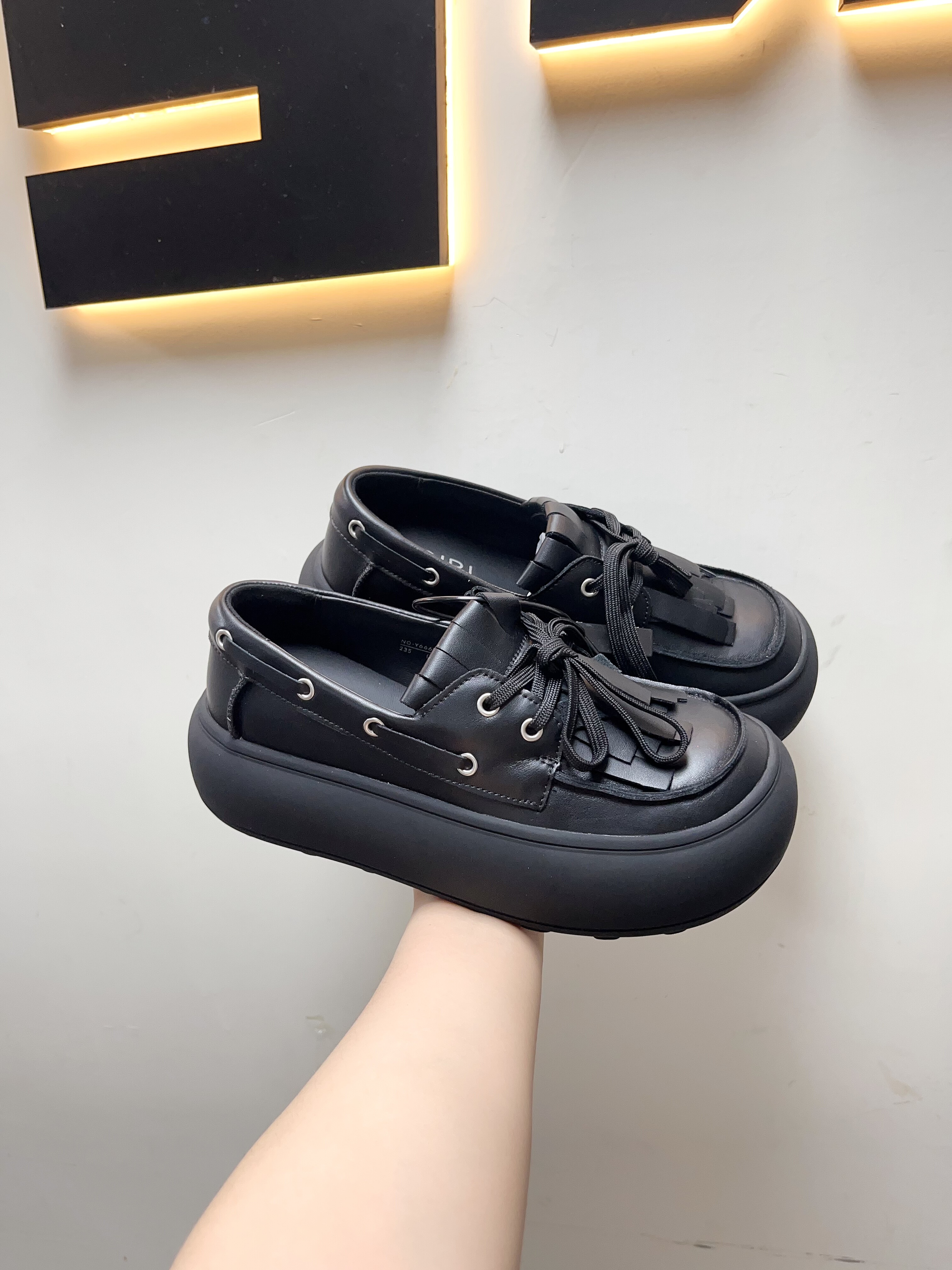 SGIRL TWTW厚底圆头流苏面包鞋女2025新时尚休闲丑萌一脚蹬乐福鞋