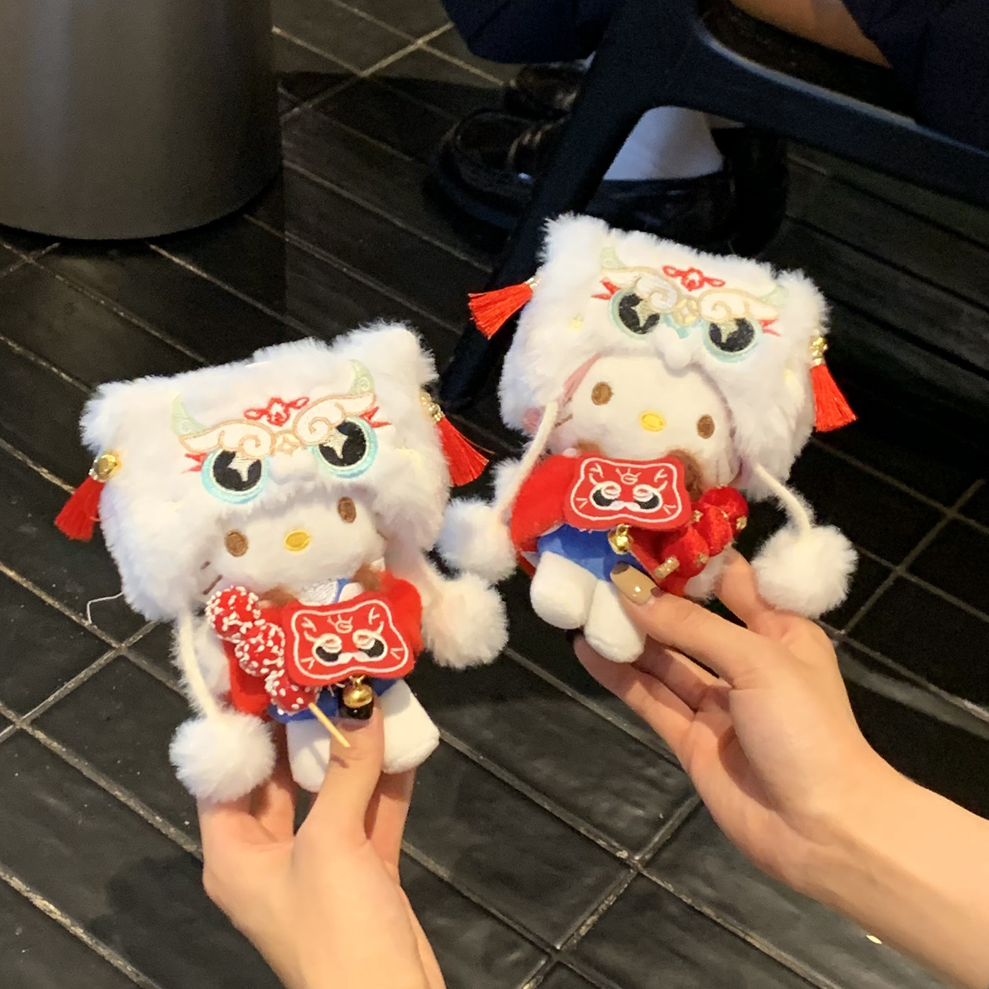 中国风新春醒狮凯蒂猫挂件玩偶包包挂饰可爱毛绒公仔女生新年礼物