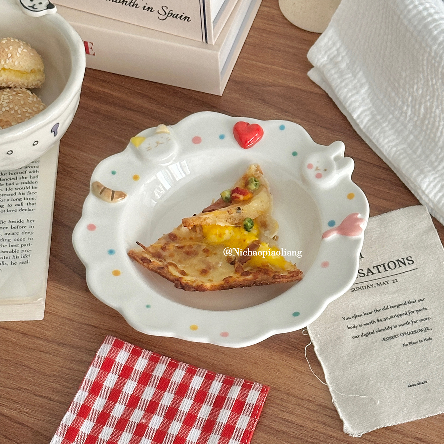 手绘爱心兔兔陶瓷盘家用高颜值早餐盘网红下午茶点心盘釉下彩盘子