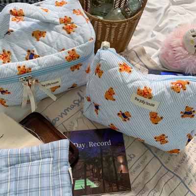 可爱化妆包女新款便携手拿包出门化妆品收纳小包大容量旅行洗漱包