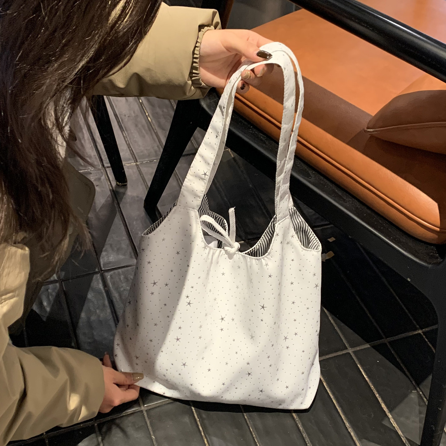 韩系慵懒风通勤托特包大容量女高颜值设计感小众手提帆布包单肩包图片