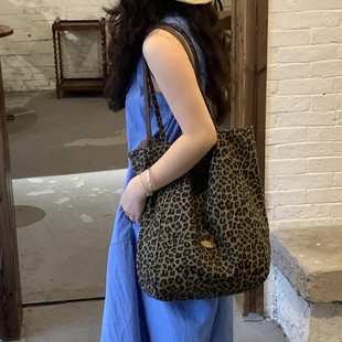 豹纹帆布包包女2025新款韩系慵懒风托特包休闲大容量通勤单肩包