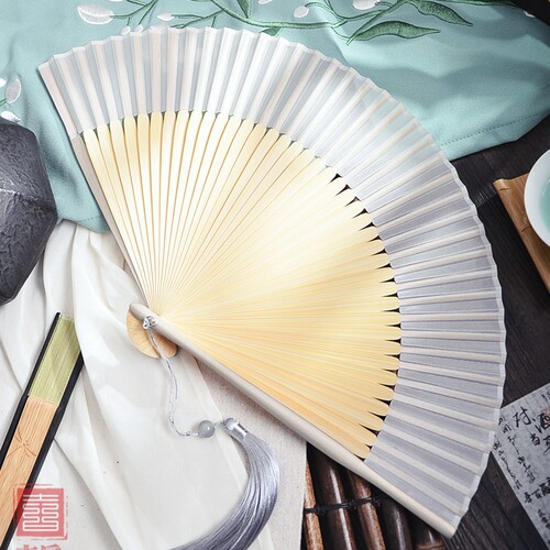 新中式扇子拍照纯色灰色旗袍汉服