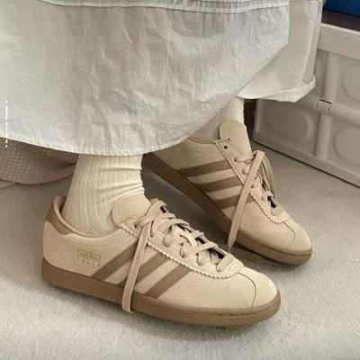 阿迪达斯男女运动休闲板鞋