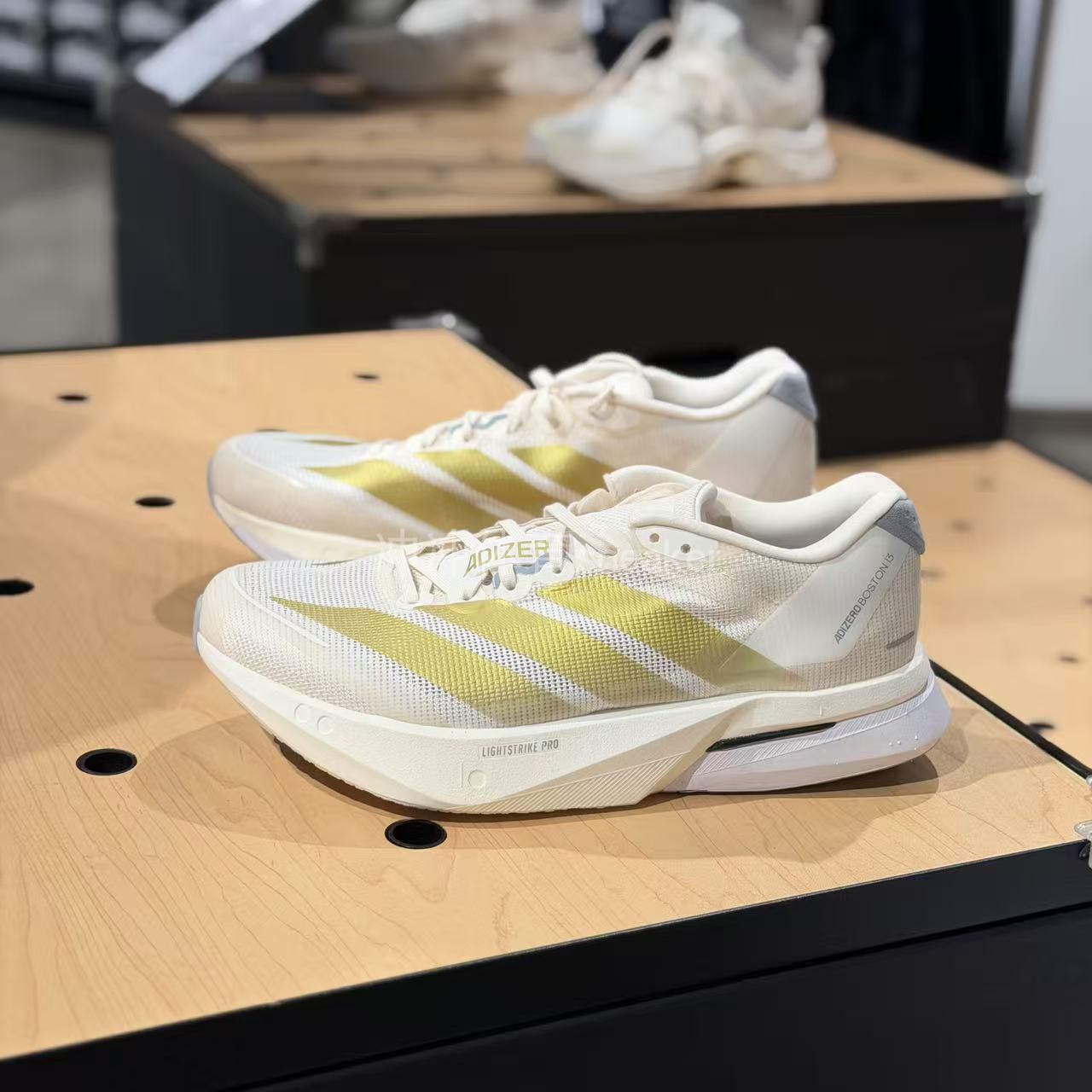 ADIDAS阿迪达斯正品ADIZERO BOSTON13 运动休闲低帮跑步鞋 JS4947