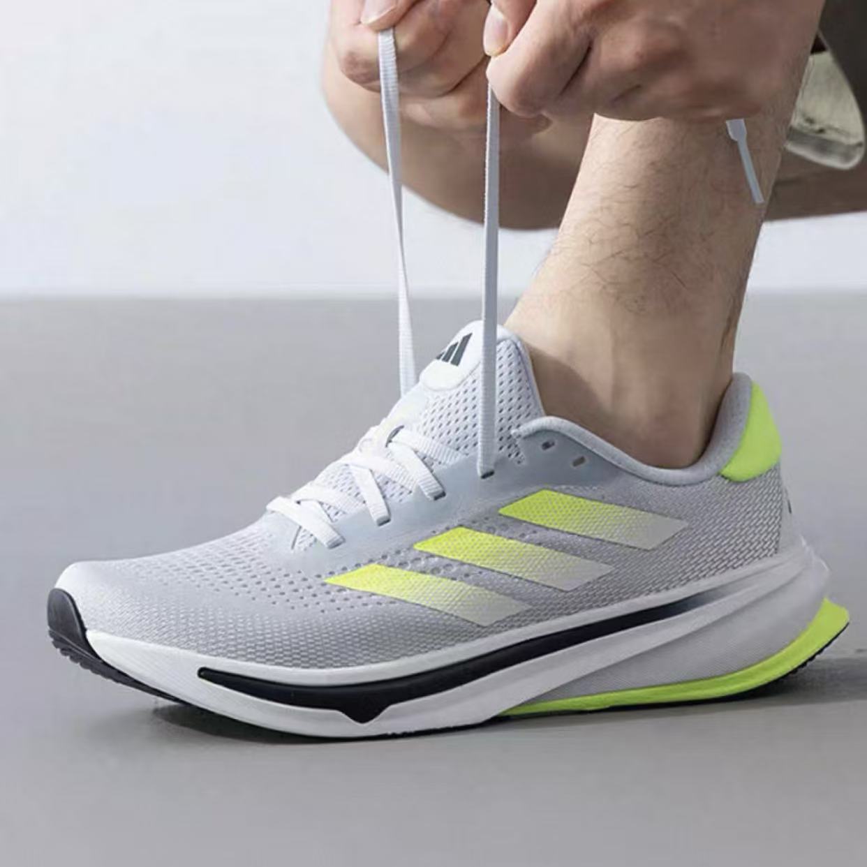 ADIDAS阿迪达斯正品 SUPERNOVA RISE 低帮运动休闲跑步鞋 ID3588