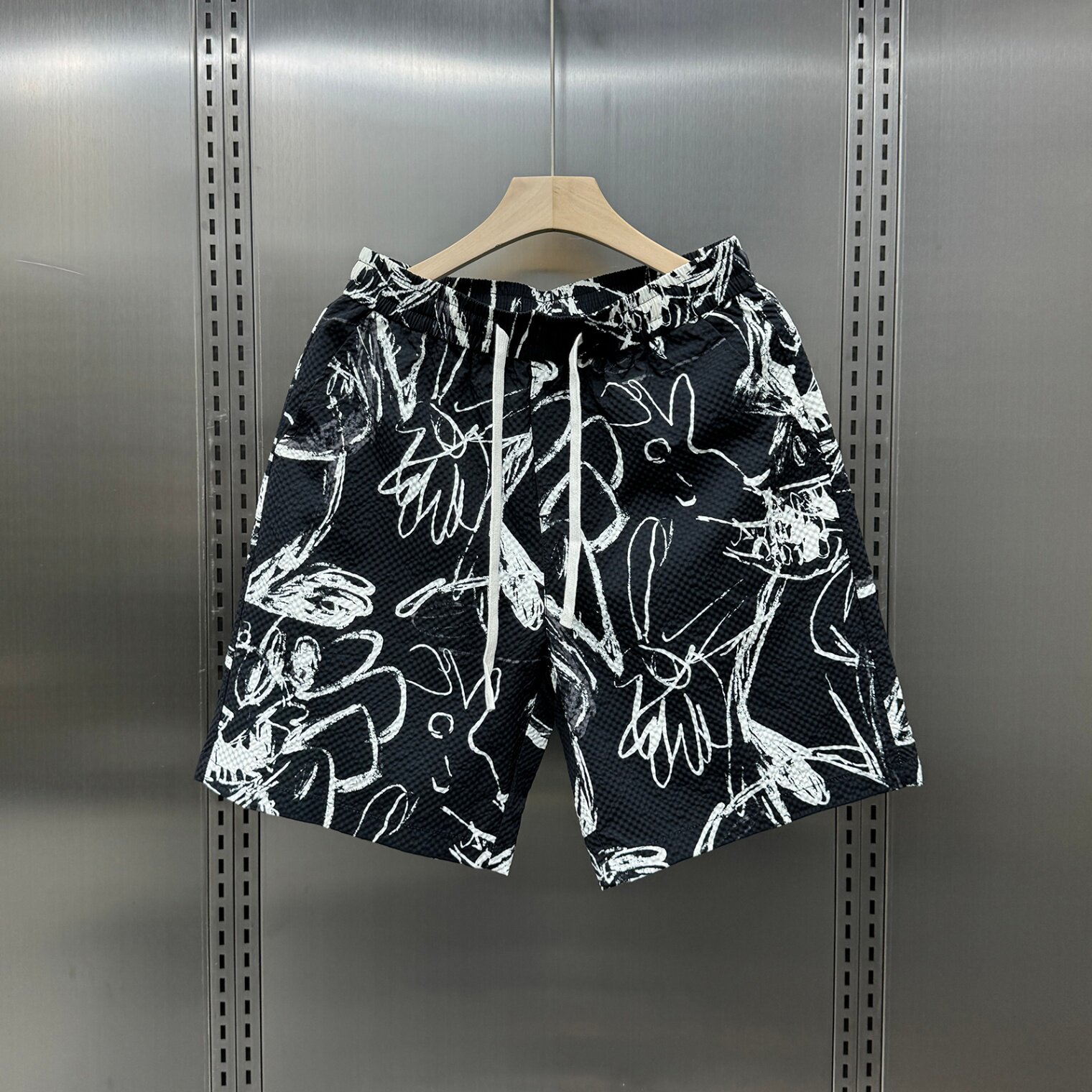 个性印花五分休闲裤男士夏季薄款速干透气运动短裤潮流百搭沙滩裤