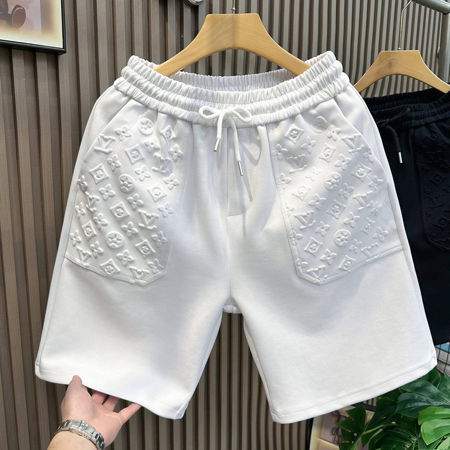 2026夏季新款欧货高端时尚压花休闲运动短裤男潮牌男士沙滩五分裤