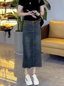 开叉牛仔半身裙女2024春季新款大码胖mm高腰设计感爆款直筒包臀裙