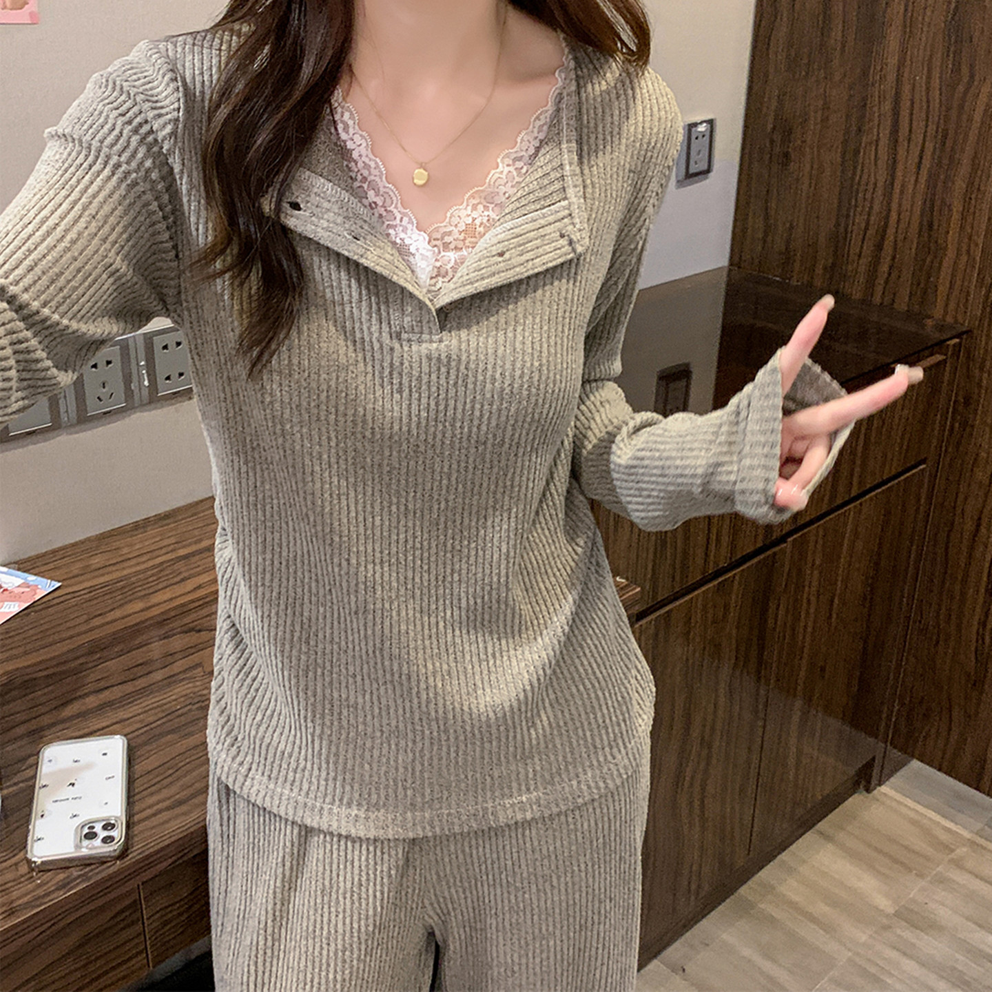 羊绒长袖睡衣女秋冬季带胸垫花边