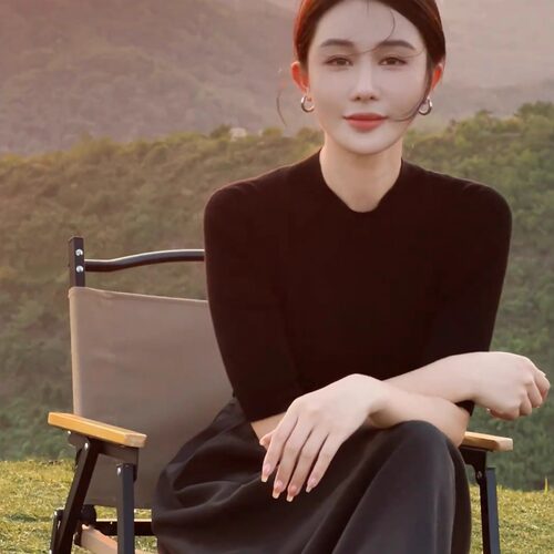黑色半高领中袖针织衫女春秋