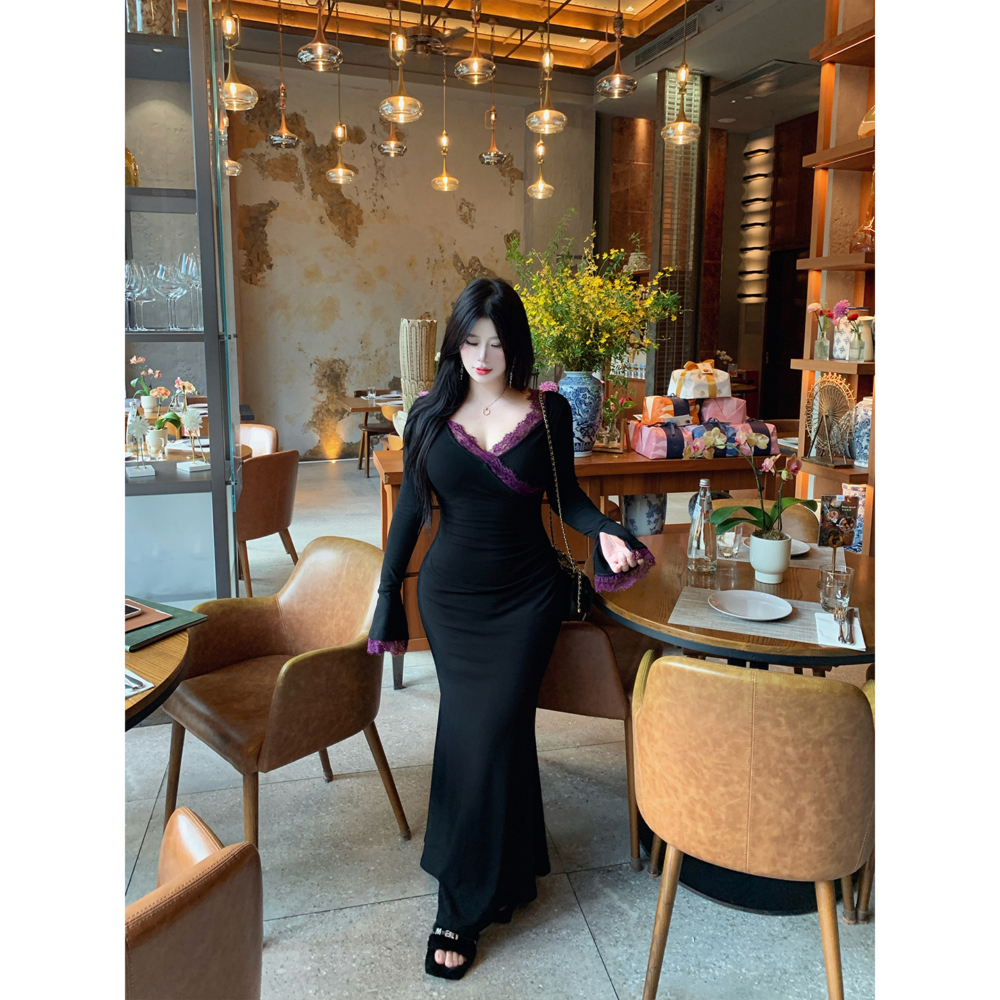 Babes【黑紫魅影】黑色v领蕾丝拼接连衣裙磨毛长裙抽褶收腰鱼尾裙