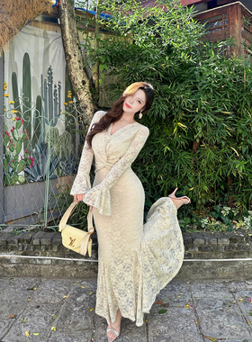 Babes【柔杏画报】法式轻奢蕾丝包臀裙V领收腰喇叭袖鱼尾连衣裙女