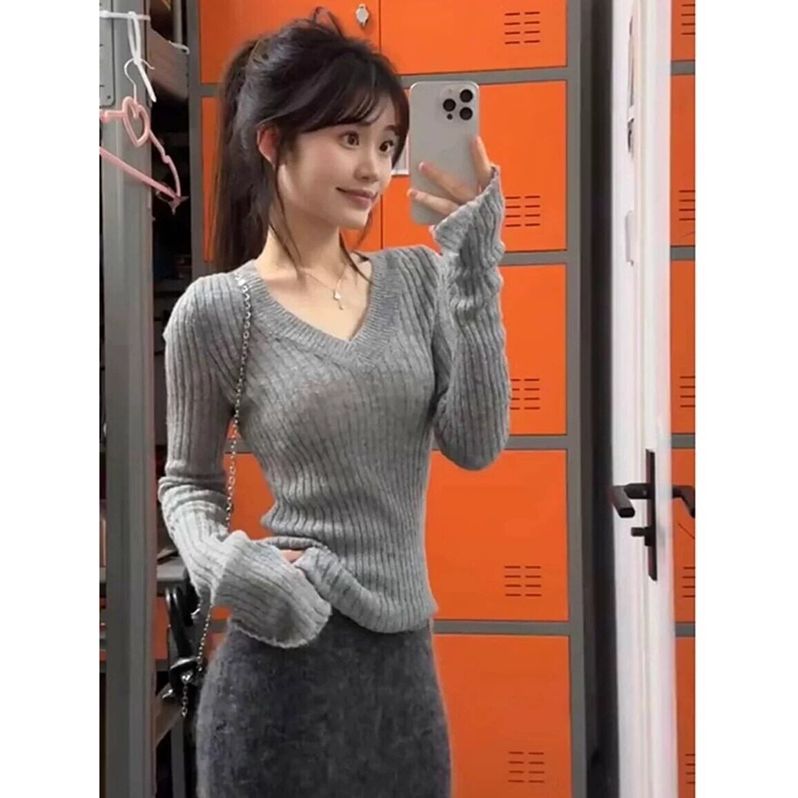 复古慵懒v领内搭长袖针织衫女秋冬季灰色修身显瘦毛衣打底衫上衣