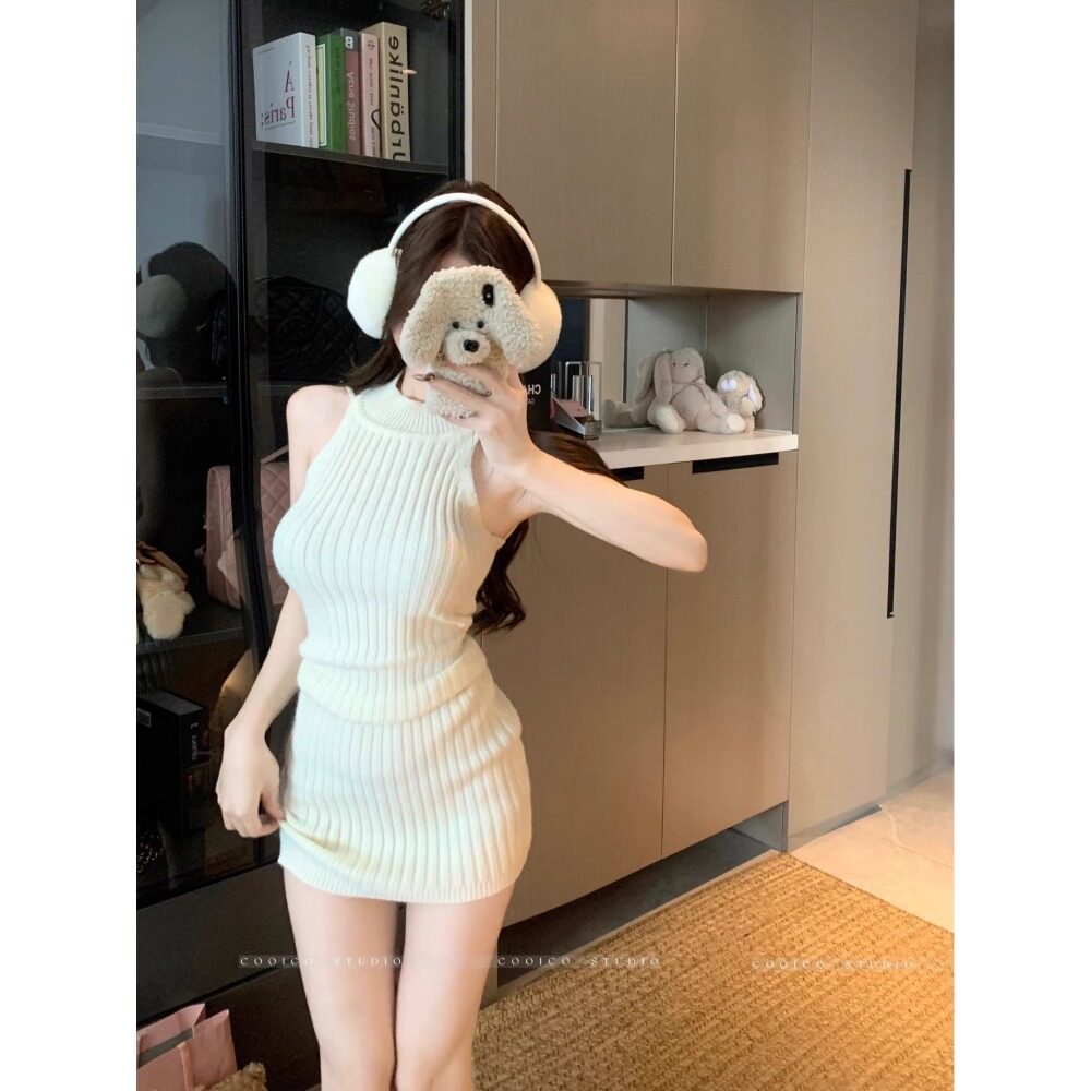 洗水纯欲风露背无袖连衣裙女秋冬打底针织裙修身包臀短裙