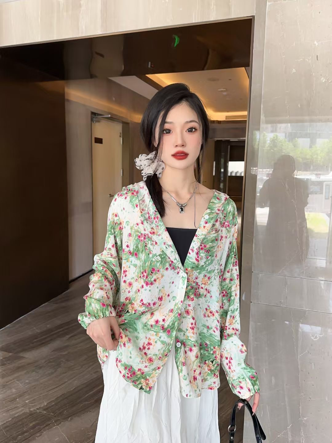 人造棉连帽防晒衬衫女夏季新款时尚高级感穿搭棉绸上衣薄款防晒服