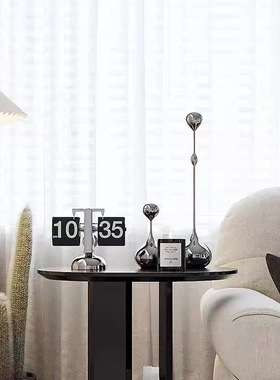 样板间客厅电视柜茶几边几摆件