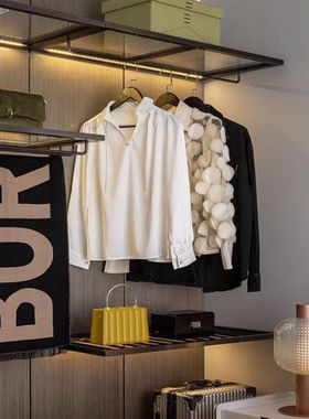 轻奢样板间卧室衣帽间摆件售楼处衣柜女士包首饰托盘衣服饰品组合