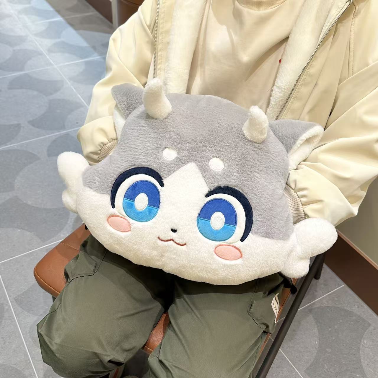 星穹崩白厄周边坏铁道比格椰耶捂手枕暖手枕冬季抱枕可爱靠垫公仔