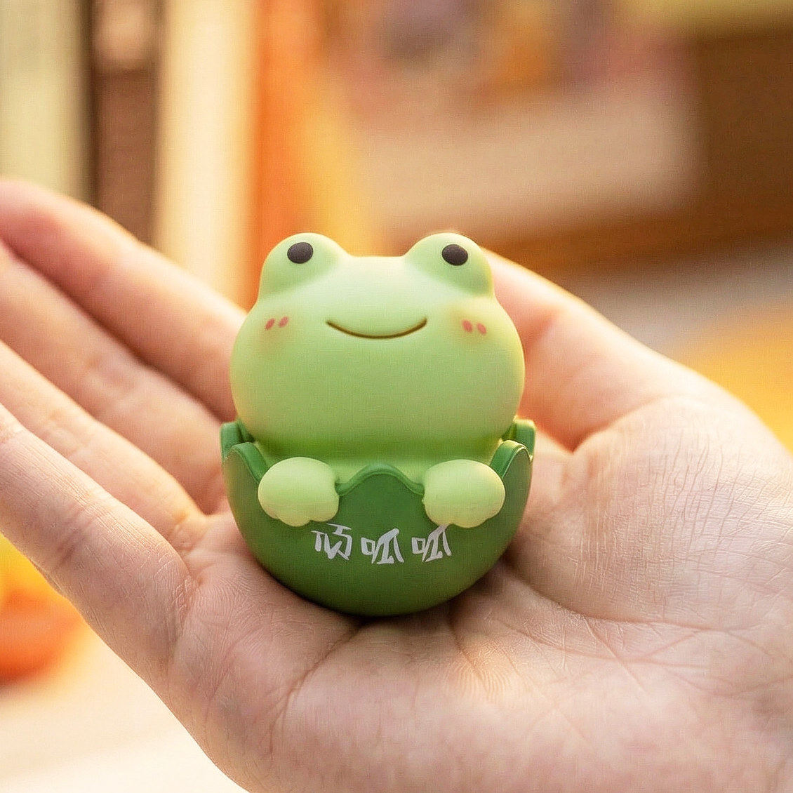 蛋壳青蛙不倒翁情绪稳定小摆件办公室桌面工位解压装饰品女生礼物,家居饰品,装饰摆件,淘宝优惠券,粉丝福利购,淘宝优惠卷
