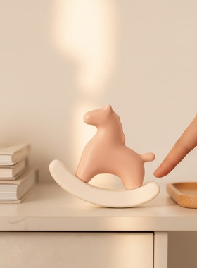 可爱小马造型硅胶摆件新手佩戴