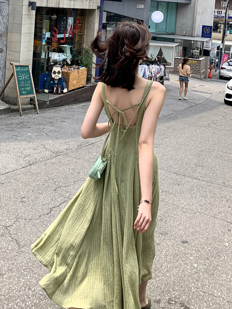 沙滩裙女超仙三亚旅游衣服海边度假露背长裙气质吊带连衣裙子夏季