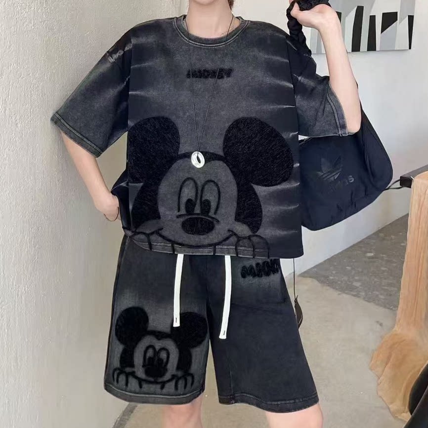 春姐精选：时尚新款女装秋冬季炒色卡通潮酷半袖T恤四分裤3206
