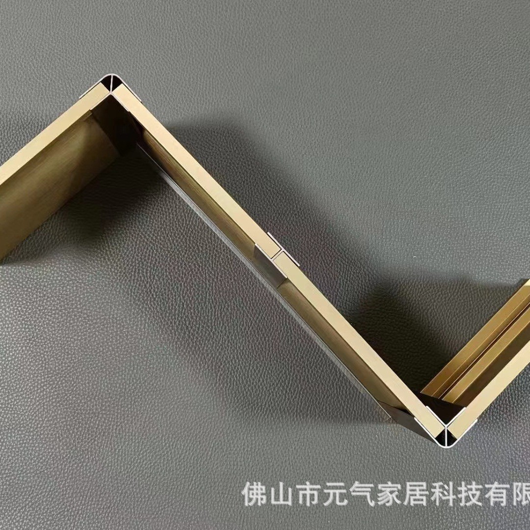 橱柜踢脚板铝合金地脚板波浪款底部防水挡板地脚线条踢脚线挡水图片