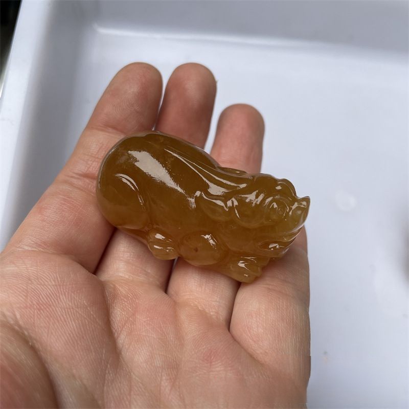 仿和田玉且末糖料抱抱男红糖金丝玉貔貅佛吊坠女款挂件手把件饰品