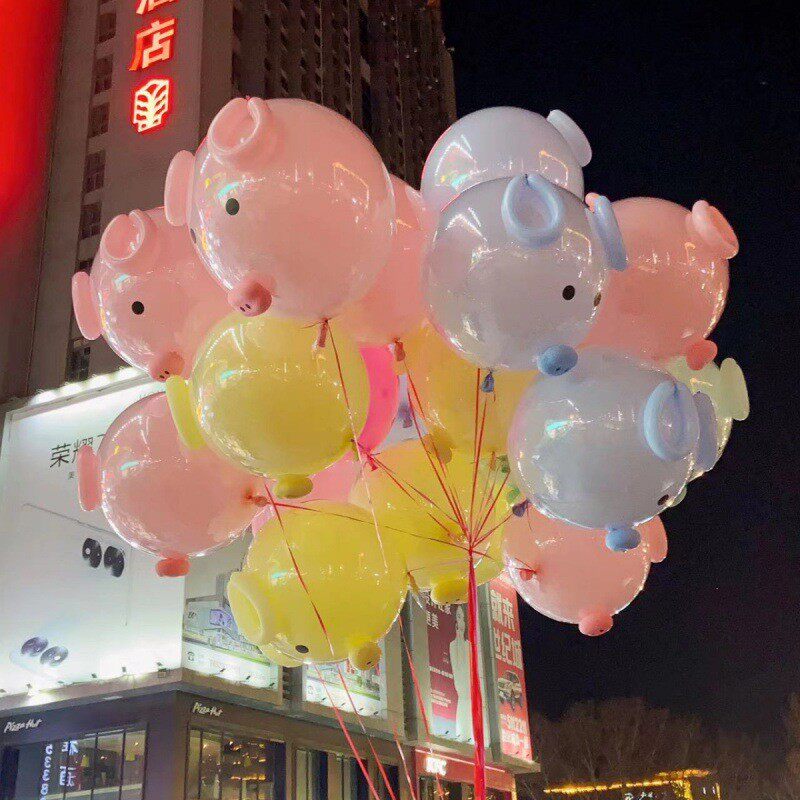 飘空气球批发网红发光粉色猪猪气球摆地摊造型猪摆摊可爱飞天套图片