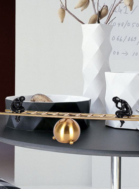 热销欧式轻奢时尚精美圆球平梯摆件电镀拉丝防锈防潮样板房装饰摆