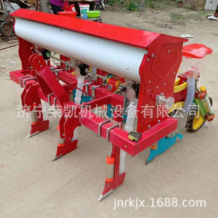 热销三行玉米大豆带播机小四轮拖拉机精玉米播种机免耕施肥玉米精