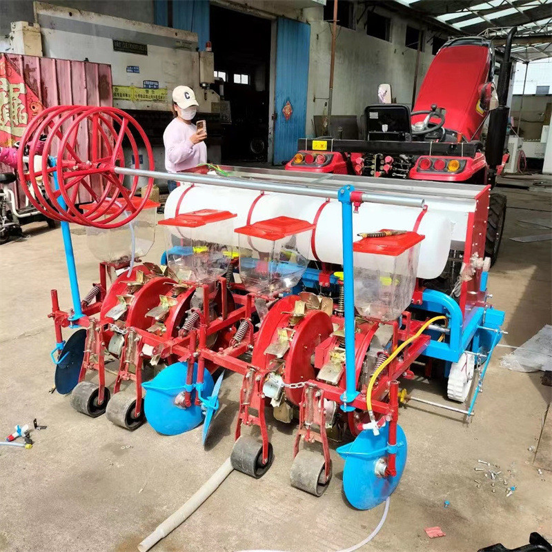 热销宏博厂家玉米播种机膜上点播机免间苗苞米谷子播种机