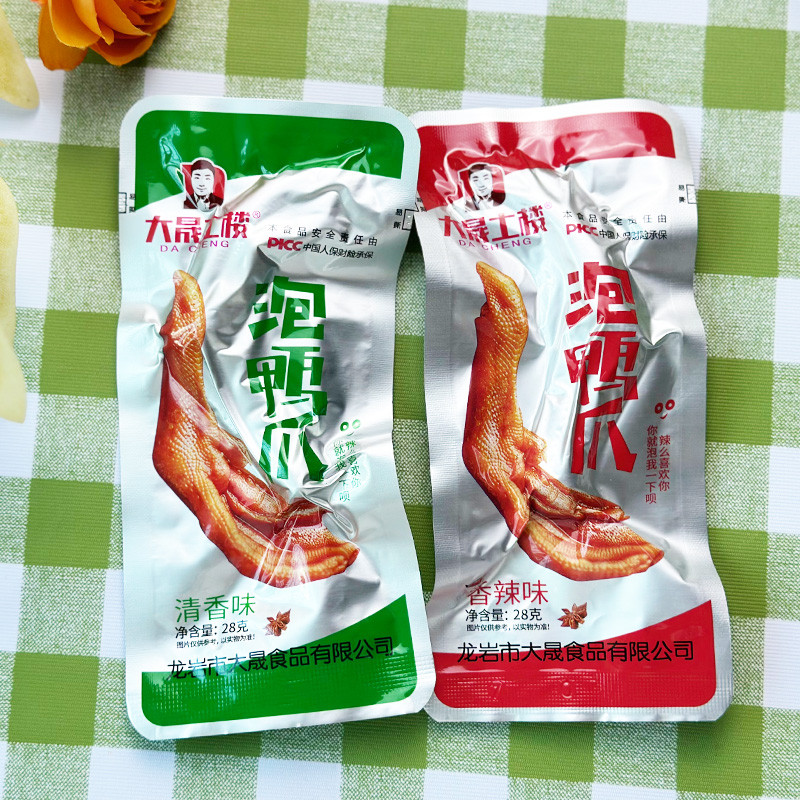 新货泡鸭爪28克装福建龙岩特产下洋泡椒鸭掌卤味零食包邮
