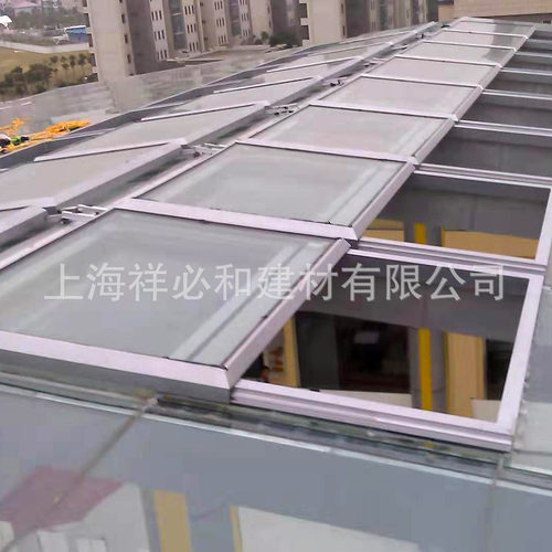 热销促销可安装大型平滑式电动天窗对开式天窗电动可跨度30米天窗