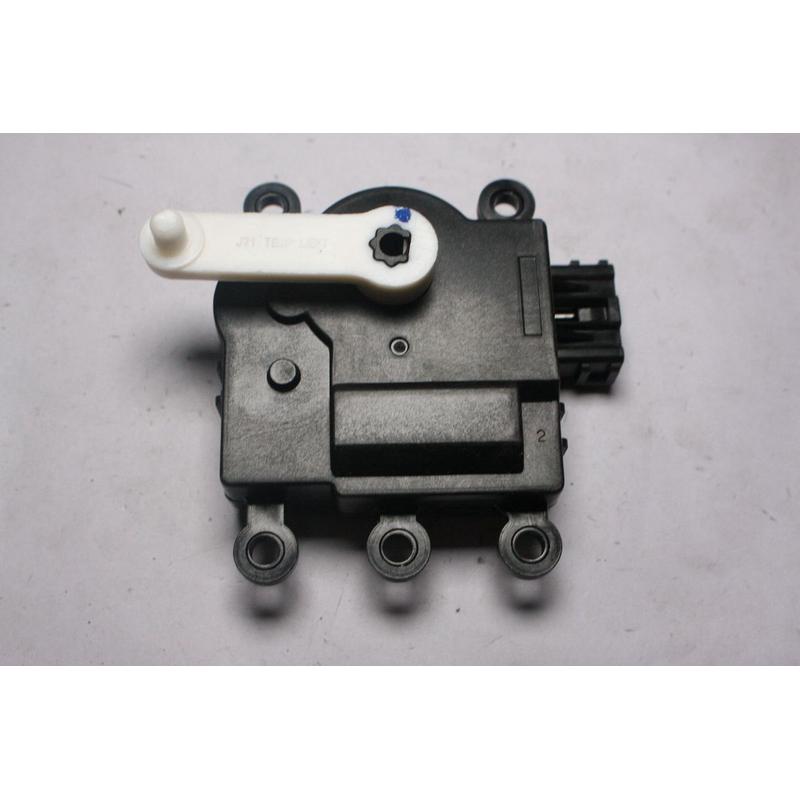 热销gv9c-61-a60适用于马自达j71/cx4温度(暖风机控制器)l