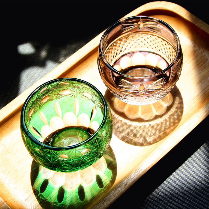 清酒杯日式切子刻花杯九宫格料理杯家用小烈酒杯彩色玻璃雕花酒杯