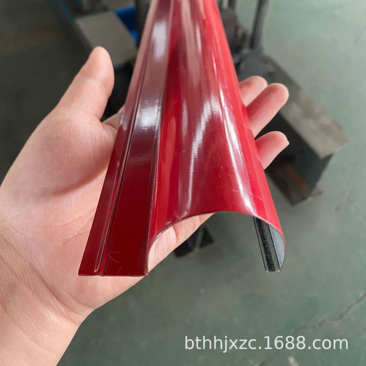 热销60方通扣板40广告长条广告扣板设备c型扣板扣板机快速广告扣