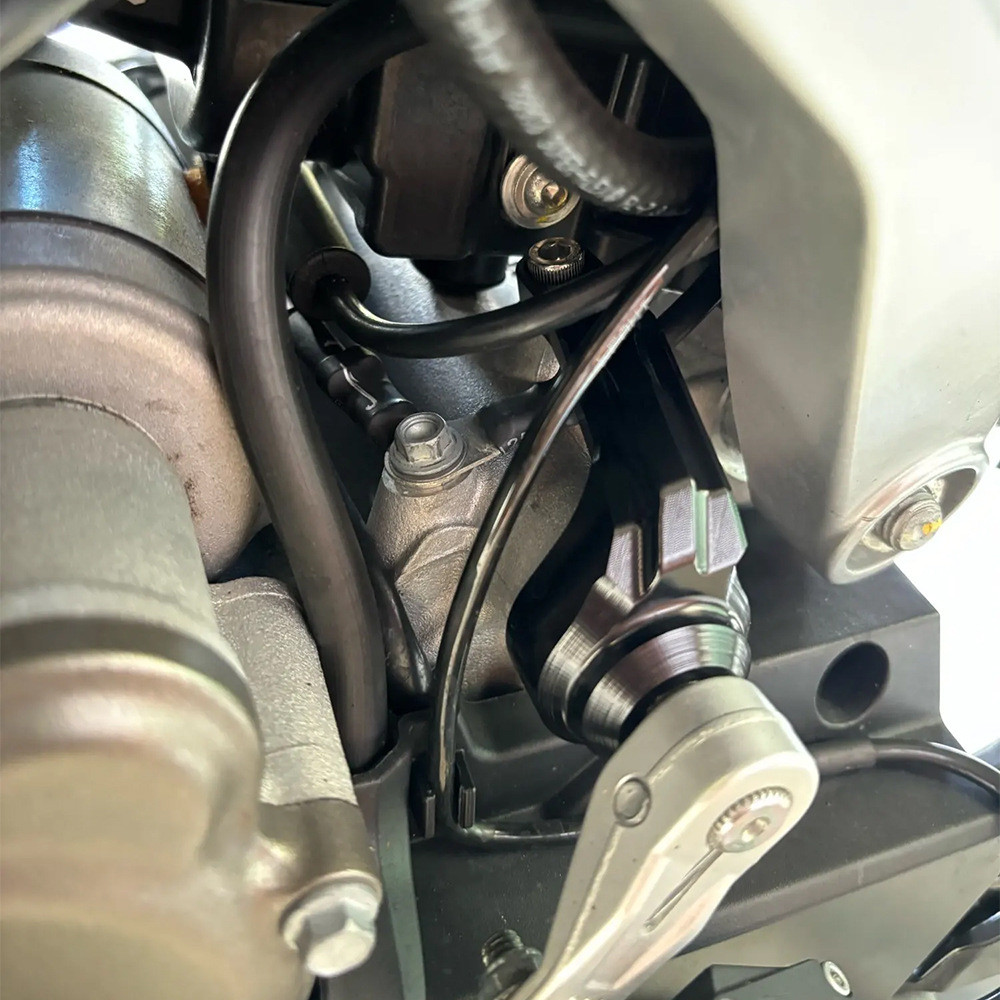 热销aprilia适用阿普利亚rs660rsv4改装挂档换挡加强稳定器