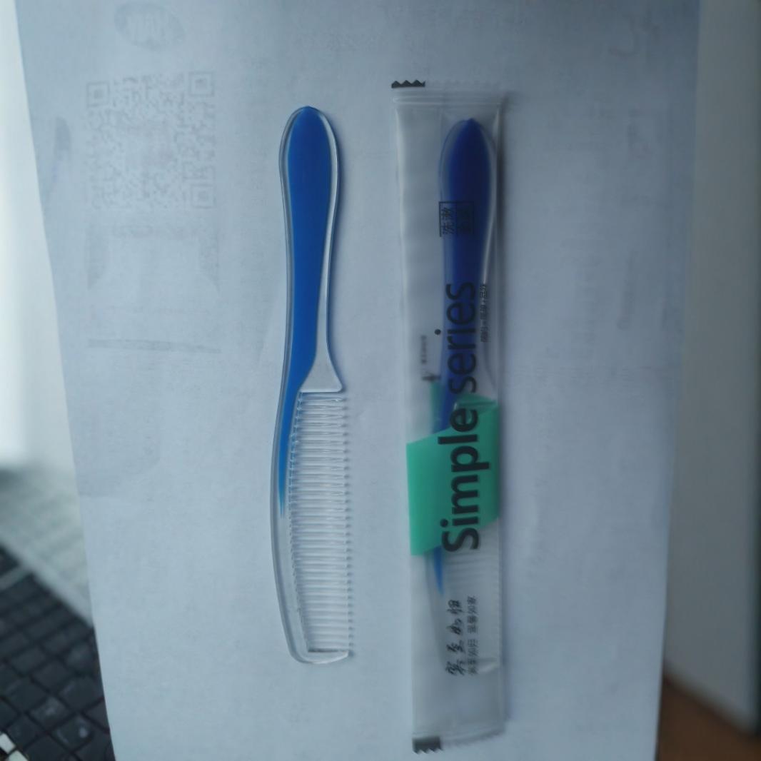 热销宾馆客房酒店一次性双色长条梳子用品套装洗漱