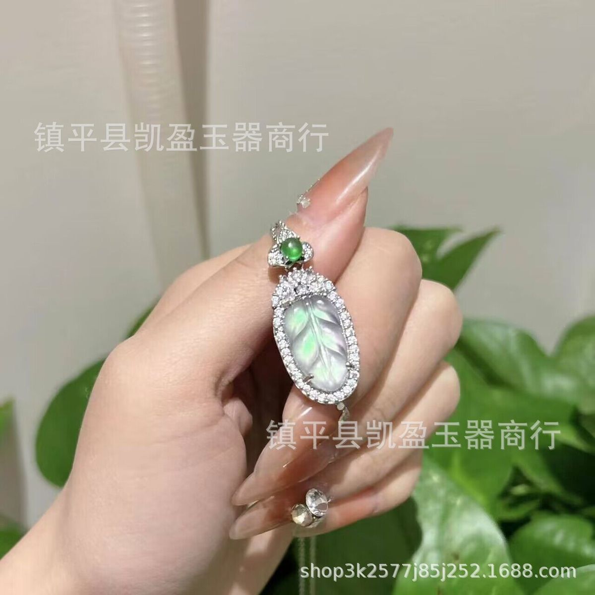 帝王巴山翠佛公吊坠包邮绿满翠小佛挂件锁骨链危料翡翠玉项链女士