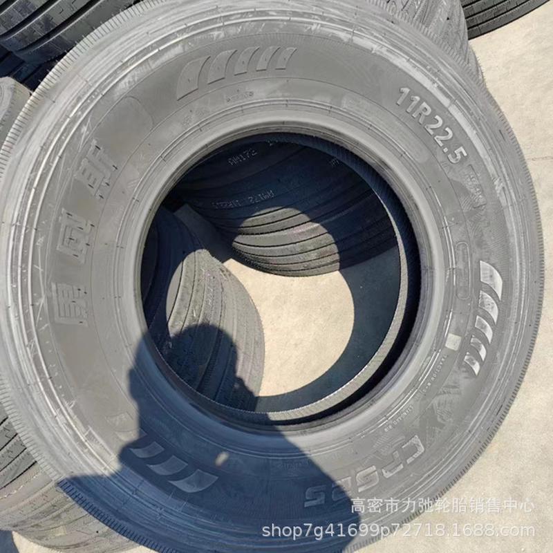 热销11r24.5钢丝胎顺花纹防扎抗压轮胎现货批发货车客车轮胎11r24